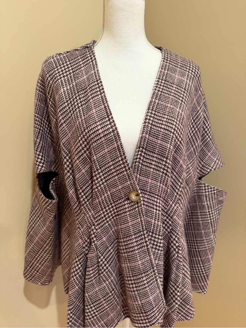 Cape Jacket - Picture 2 of 6